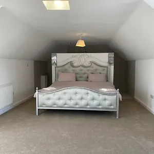 https://apt-country-retreat.hotelsin-nottingham.com